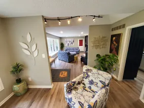 Peaceful retreat, just 10 minutes outside of town - Image 2