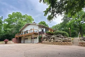 Peaceful retreat, just 10 minutes outside of town - Image 3