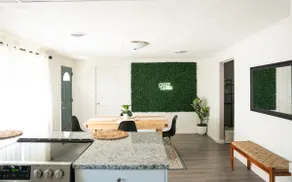 Sleeps 8 Relaxing Oasis 3mi to Notre Dame - Image 2