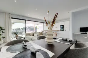 Brand New, Elegant Three Bed Apartment - Image 2