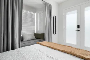 ✨New Studio villa - Hip and fun retro inspo studio - Image 3