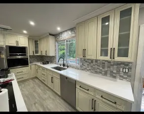 3 bedroom house with heated, salt water pool - Image 3
