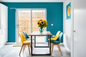 3 bedroom city centre townhouse w. parking & patio - Image 5