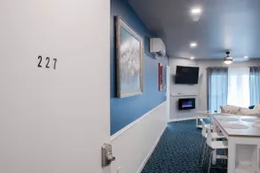 Downtown Salem Oregon Loft Apartment 227 w/ decks and parking - Image 2