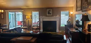 Beautiful 3 bedroom home close to airport - Image 3