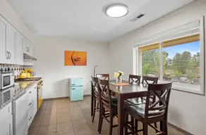 Lovable Loft w/AC, Large Balcony, King Beds, W/D, Garage, 3 Smart TVs, Fast WiFi - Image 5