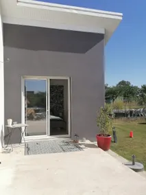 Independent suite with private shower room and toilet - Image 5