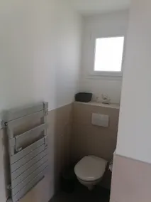 Independent suite with private shower room and toilet - Image 4