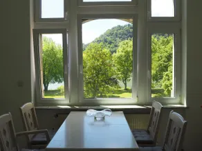 Exclusive accommodation with direct Rhine views - Image 4