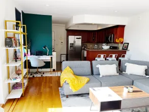 Modern Room w/ balcony in Astoria - Image 2