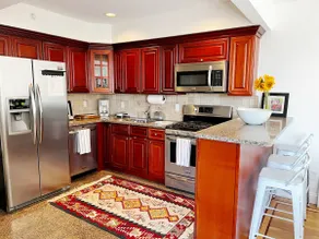 Modern Room w/ balcony in Astoria - Image 5