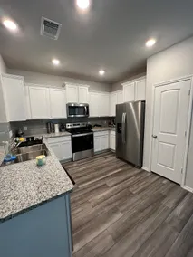 Cozy 3 Bed 2 Bath Near Samsung. Monthly Stays! - Image 2