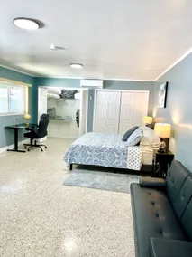 Cozy Suite in Lakewood - Image 4