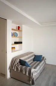 The little blue one - Image 3
