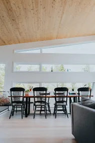 Architectural chalet overlooking the river - Image 3
