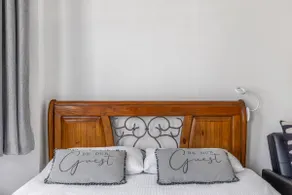 Lovely spacious, quiet ground floor apartment - Image 5