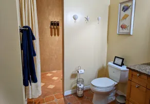 Private Suite is over 900 sq. feet of living space - Image 4