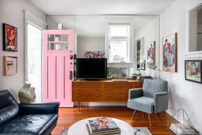 Charming 100 year old Cottage, hot tub, near DT - Image 5