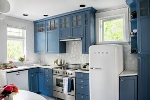 Charming 100 year old Cottage, hot tub, near DT - Image 3
