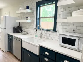 Cheerful 3 Bedroom Old Town Keller Home - Image 2