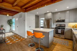 Unique Midcentury Modern home in central Santa Fe - Image 4