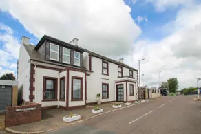 Marrakesh Loft Free Parking Lanark - Image 4