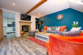 Stunning 2 Bed Cottage Walk into Bakewell Pass the Keys - Image 4