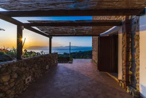 Modern Country Retreat 100m from Zingaro Reserve - Image 4