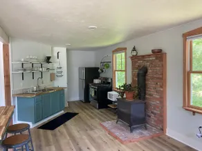 Blue Hill Bungalow with open, natural light - Image 3
