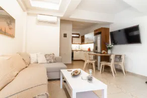 Eleni Luxury Maisonette with Jacuzzi - Image 4