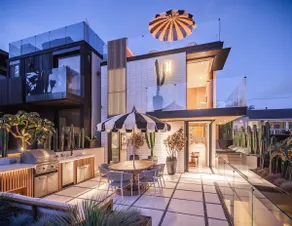 BRAND NEW LUXURY BEACHFRONT HOME @ MOONLIGHT BEACH - Image 3