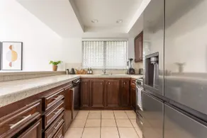 LAX Super Spacious w/Private Garage & Deck! - Image 4