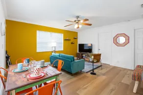 Modern Stay Condo- 2 bed 1 bath Near Riverwalk - Image 2