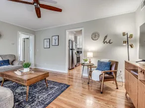 Beautiful Curated Upscale Cottage near Everything! - Image 5