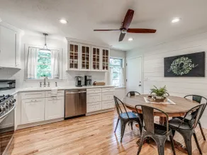 Beautiful Curated Upscale Cottage near Everything! - Image 2