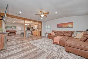 Peaceful Pet-Friendly Stay Near Round Top & Lake - Image 3