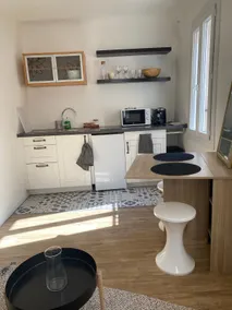 Bright apartment in the heart of Hyères - Image 3
