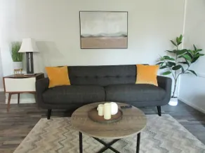 Modern Home Close to Major DFW Attractions - Image 2