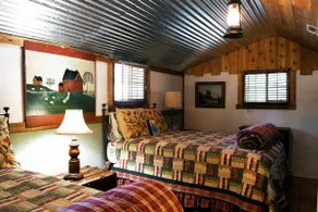 Carriage Cabin in the barnyard~ River Access! - Image 2