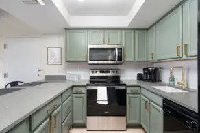Glorious Green Condo w/Exclusive Resort Pool Pass! - Image 5