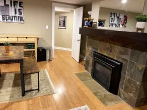 Cozy Guest Suite with Hot Tub and Large Backyard - Image 4