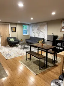 Cozy Guest Suite with Hot Tub and Large Backyard - Image 5