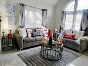 Spacious 4 BD Home | 5 min to Airport • 6 min Expo - Image 3