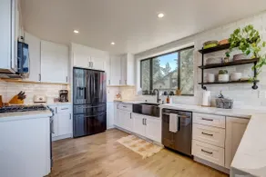 Luxury Estate | Hot Tub & Lake Views | Sleeps 8 - Image 5