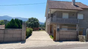 Single-family home in Tomiño, Baixo Miño. - Image 3