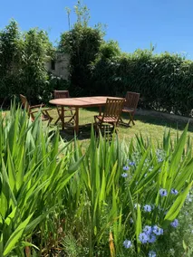 Large cozy house with enclosed garden - Image 5