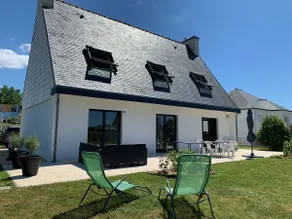 Large cozy house with enclosed garden - Image 3