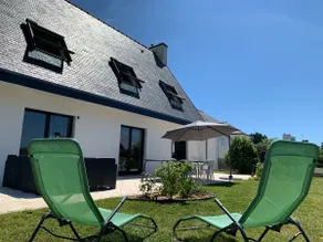 Large cozy house with enclosed garden - Image 2