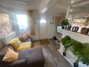 *Townhouse*Free Parking*3 Bedrooms*Cosy:) - Image 4