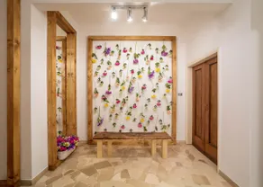 Living Florinda Apt. (3' to Airport, 9' to Center) - Image 5